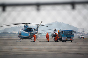 081107airport2.jpg